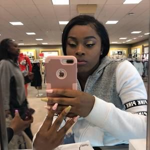 Meet your Posher, Paulina